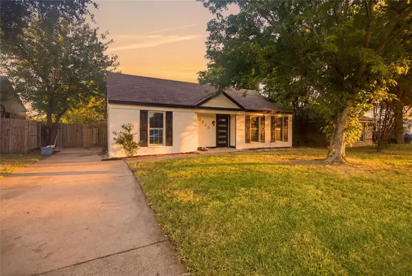 3728 Flintwood Trail, Fort Worth, TX 76137