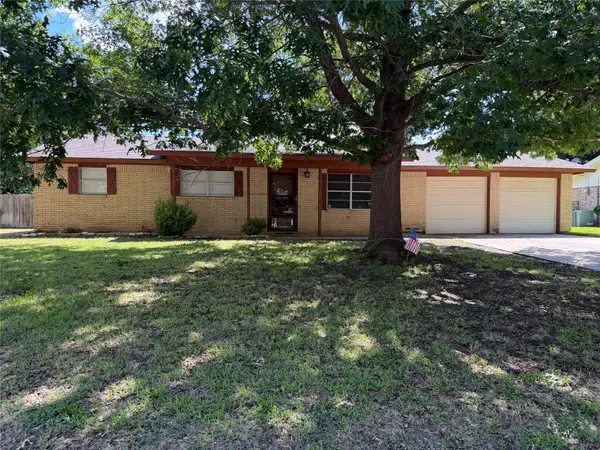 2205 14th Street, Brownwood, TX 76801