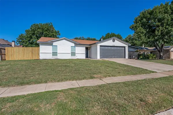 1013 N Knowles Drive, Saginaw, TX 76179
