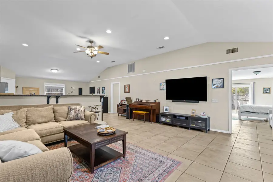 5117 Curzon Avenue, Fort Worth, TX 76107 - #3