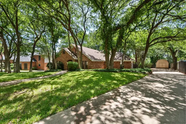 3425 Bridlegate Drive, Arlington, TX 76016