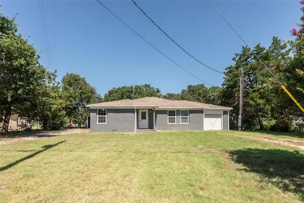 304 Jack Grace Hill Road, Bowie, TX 76230