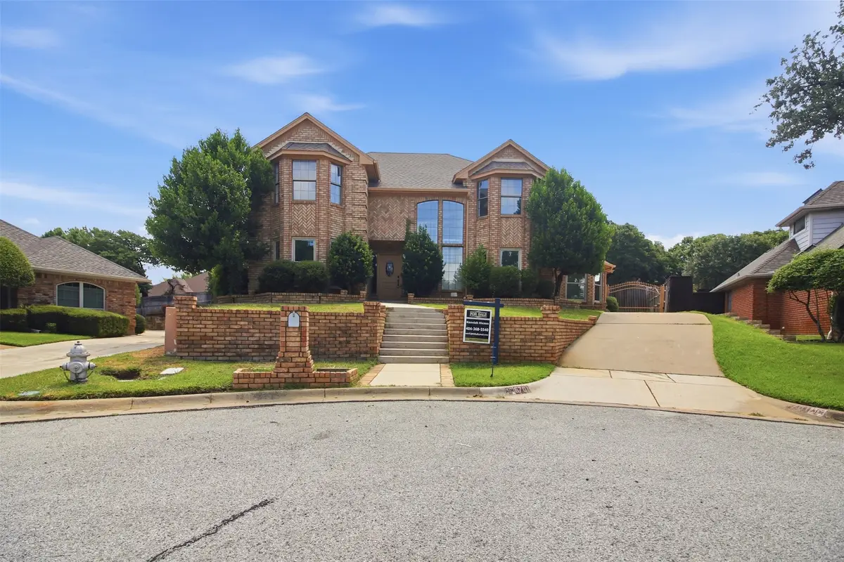 6701 Mt Vernon Court, Arlington, TX 76017 - #1