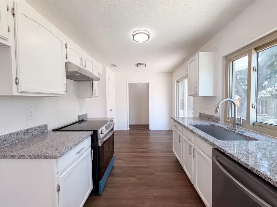 220 Creekwood Lane, Fort Worth, TX 76134 - #2