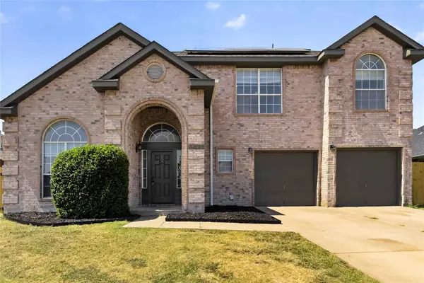 3026 Shannon Lane, Grand Prairie, TX 75052