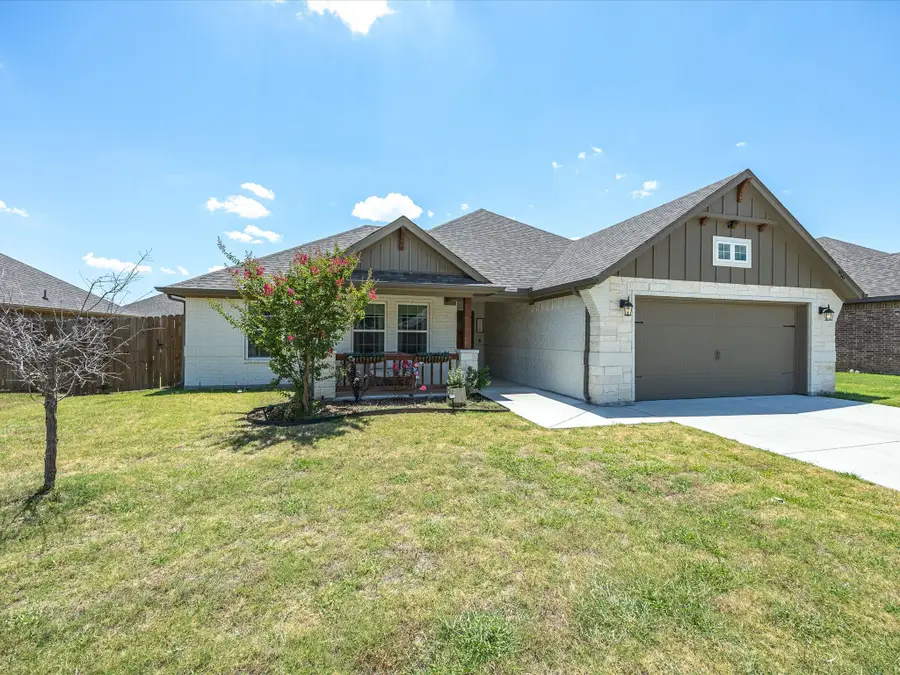 956 Sam Street, Springtown, TX 76082 - #3