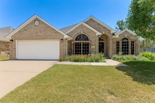 5856 Echo Bluff Drive, Haltom City, TX 76137