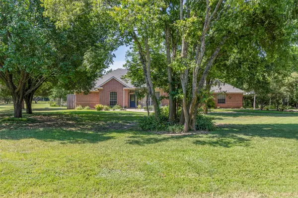 4516 Pecan Meadow Court, Fort Worth, TX 76140