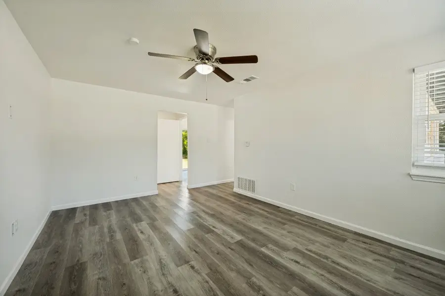 411 Hillcrest Street, Mansfield, TX 76063 - #3