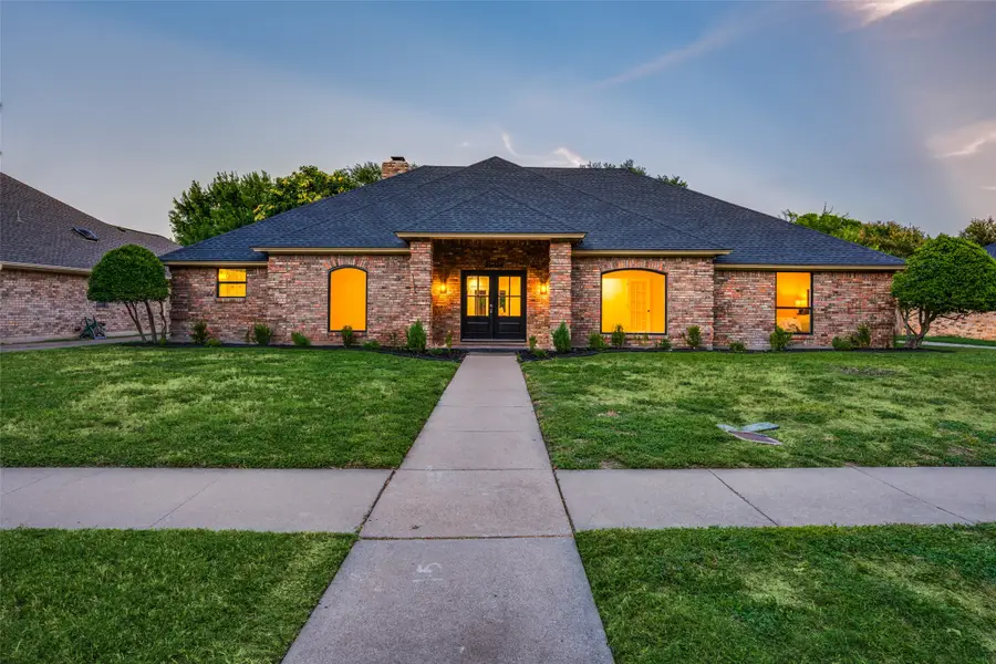 9904 Wandering Way Street, Benbrook, TX 76126 - #2