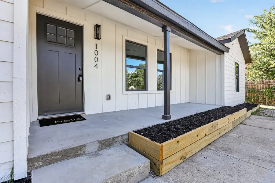 1004 Parker Street, Fort Worth, TX 76112 - #2