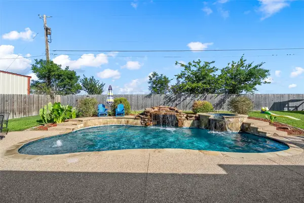 1794 Inez Drive, Robinson, TX 76706