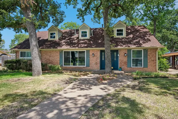 216 Huntingdon Drive, Irving, TX 75061