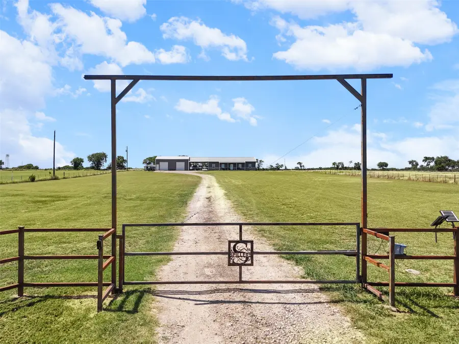 511 E Pecan Tree Road, Waxahachie, TX 75165 - #2
