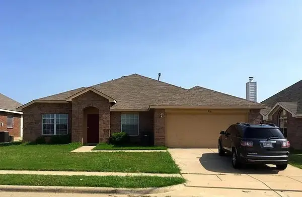 516 Ashdale Drive, Fort Worth, TX 76140