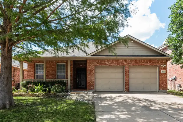 2808 Grandview Drive, Grand Prairie, TX 75052