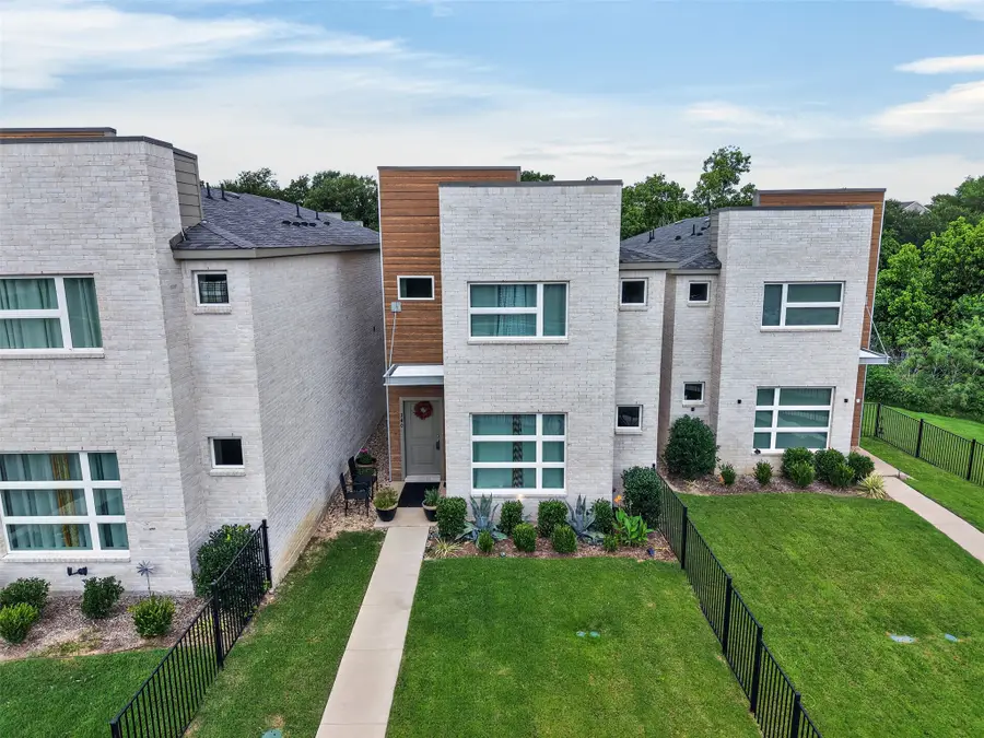 340 Oakbend Drive, Lewisville, TX 75067 - #2