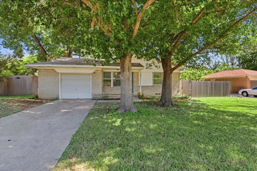 1005 Monterey Drive, Denton, TX 76209 - #3