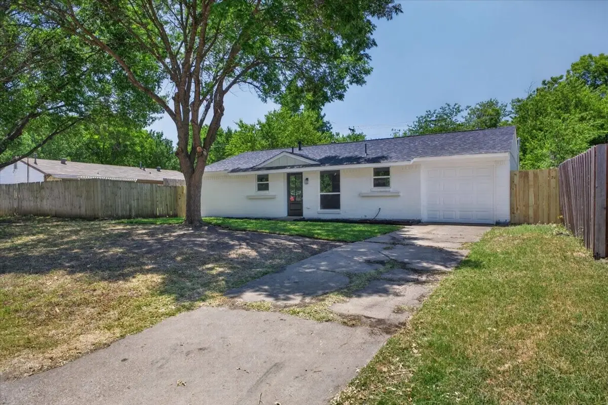 205 Summercrest Boulevard, Burleson, TX 76028 - #1