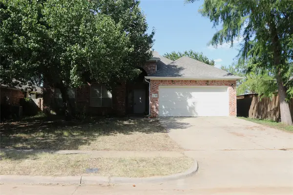 4710 Lincolnshire Drive, Grand Prairie, TX 75052