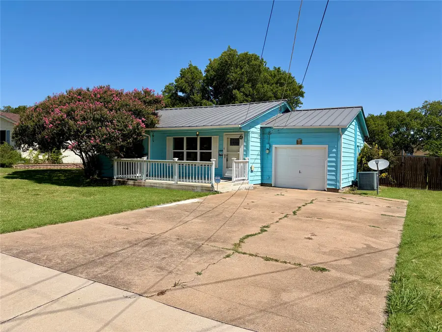 300 W Northern Avenue, Saginaw, TX 76179 - #2