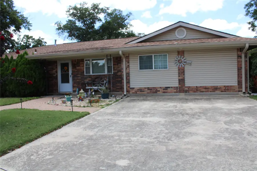 208 Park Dr, Early, TX 76802 - #2