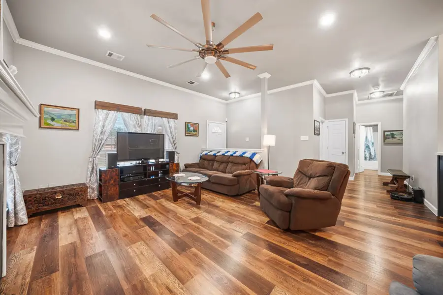 609 Columbia Avenue, Waxahachie, TX 75165 - #2