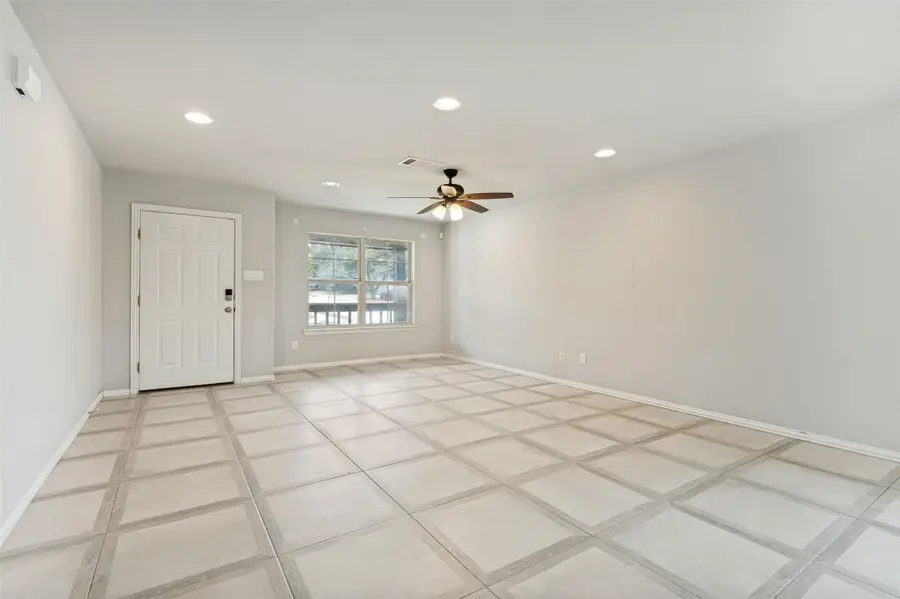 3001 San Martin Drive, Arlington, TX 76010 - #2