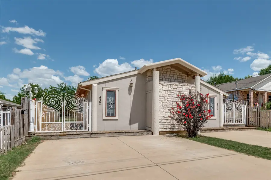 630 NW 11th Street, Grand Prairie, TX 75050 - #2