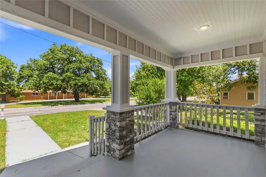 1815 Vine Street, Brownwood, TX 76802 - #2
