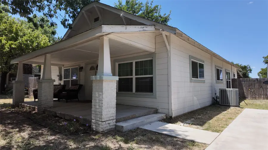 200 S Mimosa Street, Paradise, TX 76073 - #2