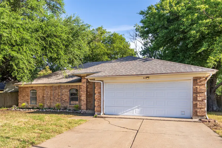 911 Gwinnett Circle, Arlington, TX 76017 - #2