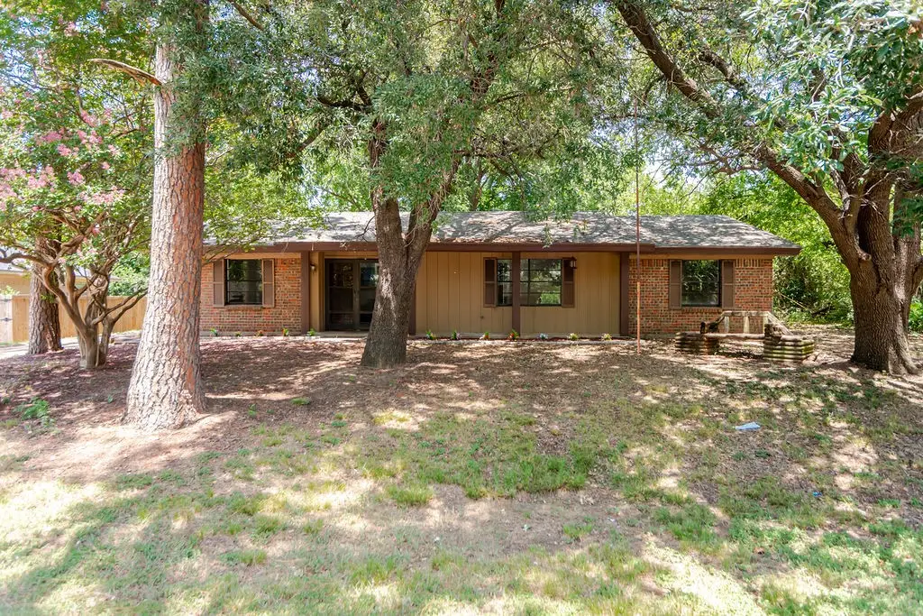 611 Cain Street, Lake Dallas, TX 75065 - #1