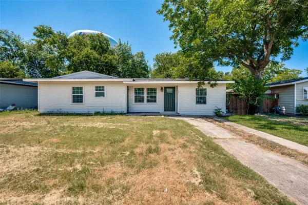 1102 E Lovers Lane, Arlington, TX 76010