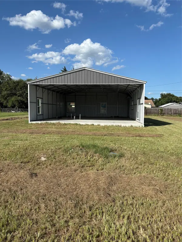 107 Cedar Creek, Groesbeck, TX 76642