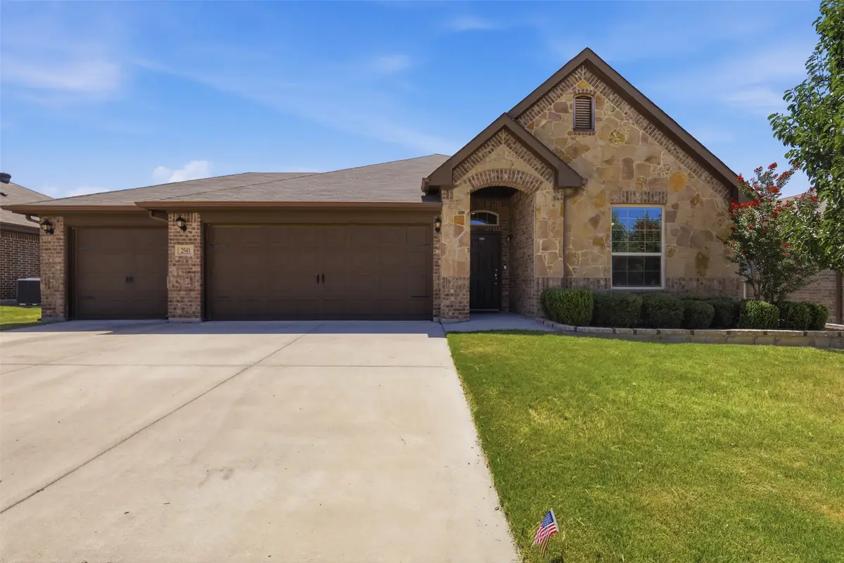 2541 Weatherford Heights Drive, Weatherford, TX 76087 - #1