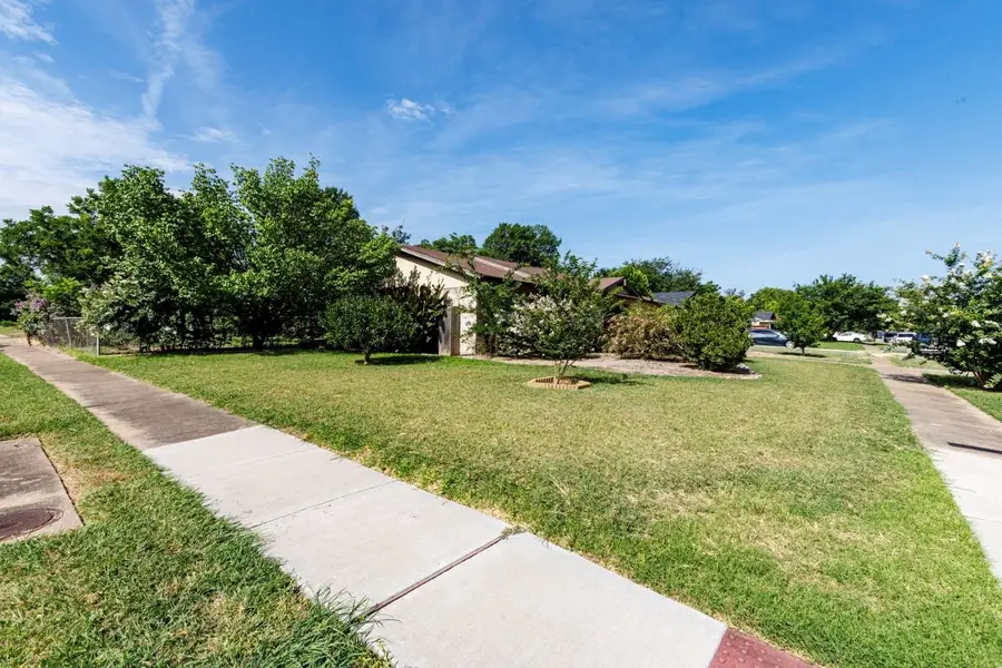 1462 Bay Shore Drive, Garland, TX 75040 - #2