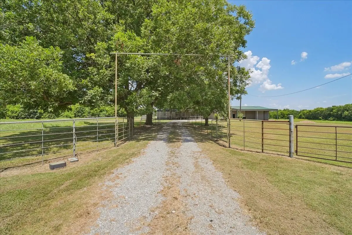 691 S State Highway 78, Bonham, TX 75418 - #1