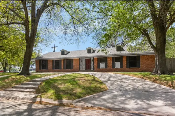800 Western Hills Drive, Sherman, TX 75092