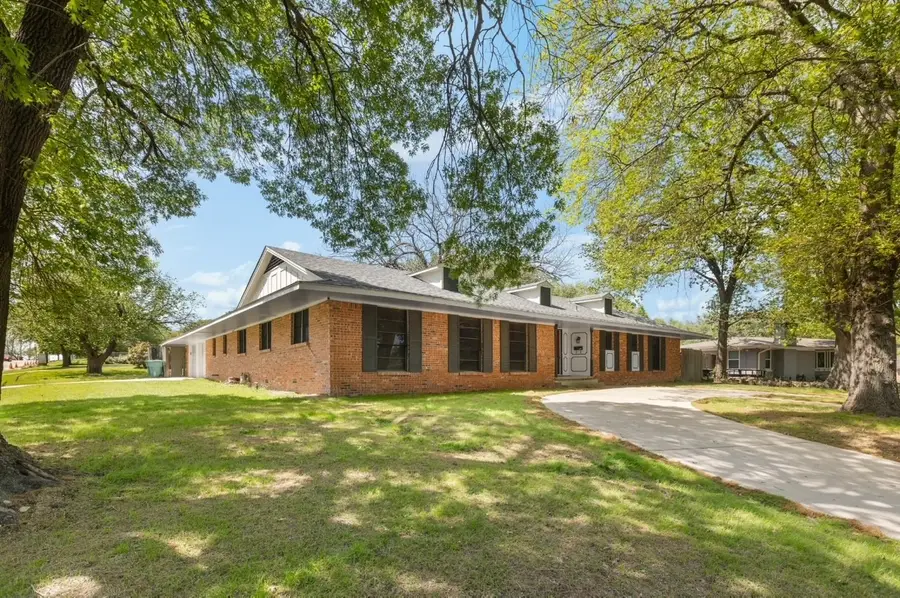 800 Western Hills Drive, Sherman, TX 75092 - #2