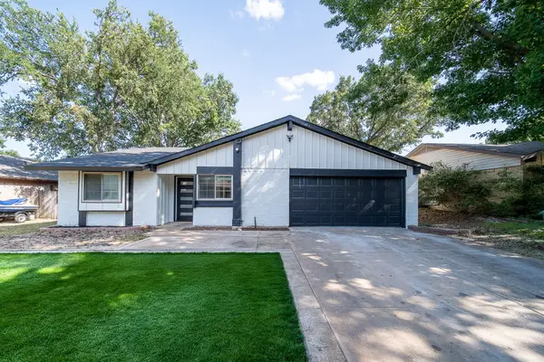 2912 White Oak Lane, Bedford, TX 76021