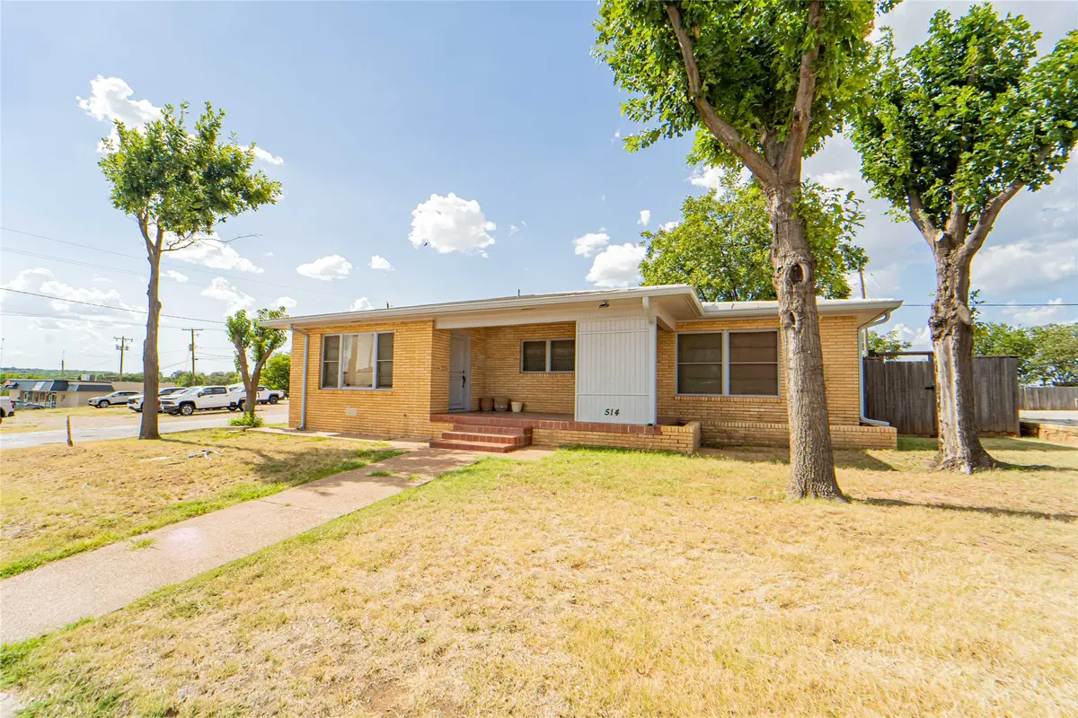 514 W Walker Street, Breckenridge, TX 76424 - #1