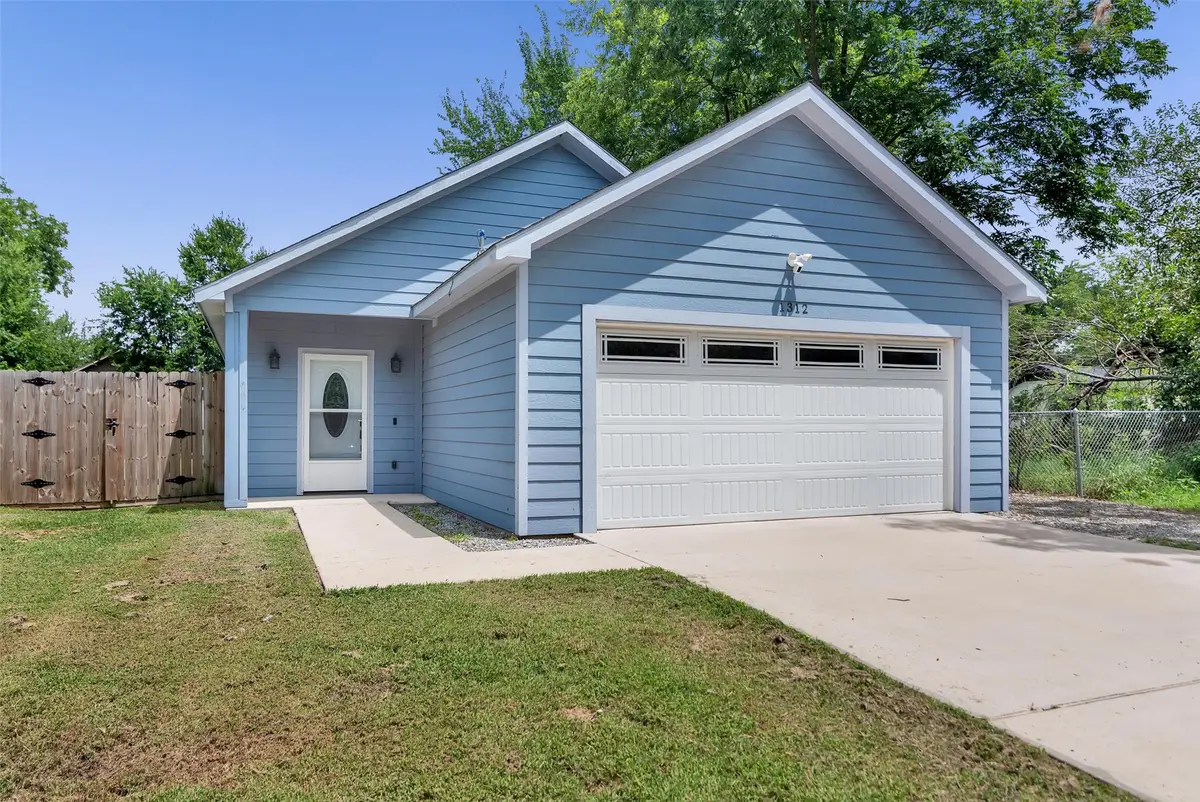 1312 Elm Street, Bonham, TX 75418 - #1