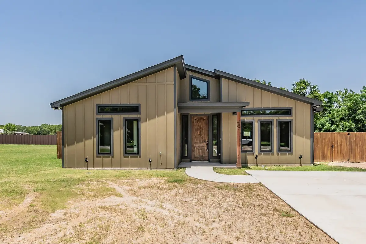207 Stevens Street, Bridgeport, TX 76426 - #1