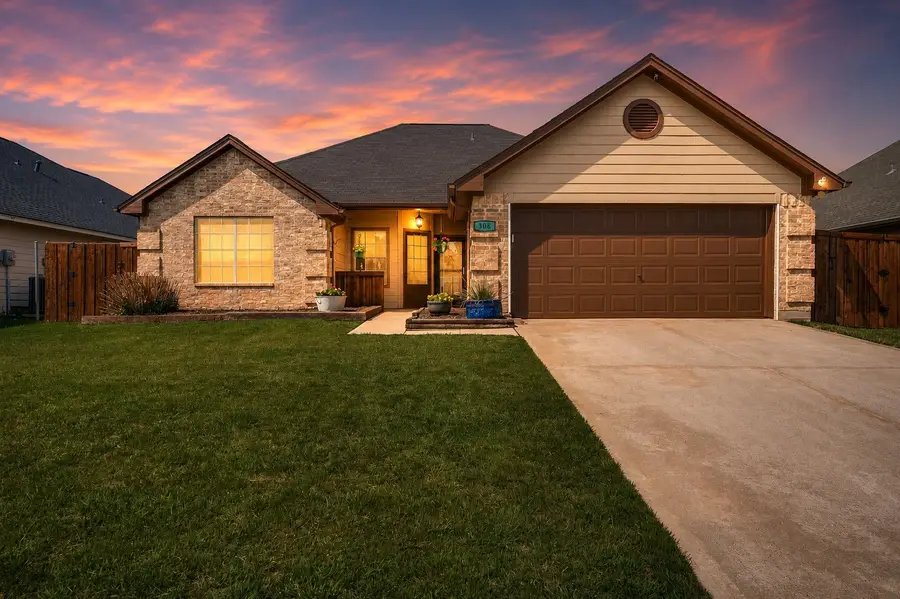 308 Glenview Drive, Aubrey, TX 76227 - #2