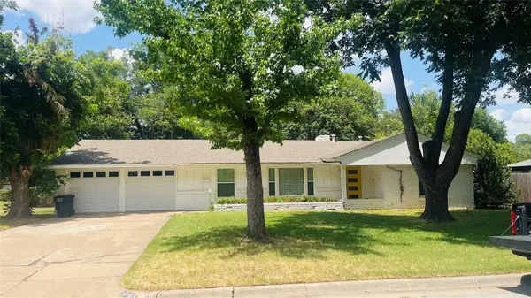 3616 Wooten Drive, Fort Worth, TX 76133