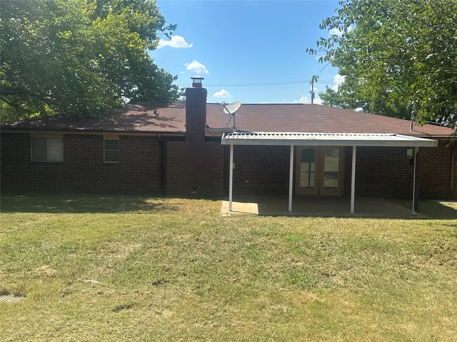 1507 N Matthews Street, Bowie, TX 76230 - #2