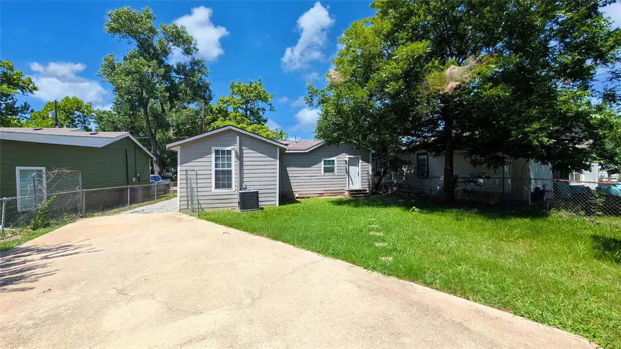 1415 N Luckett Street, Sherman, TX 75090 - #2