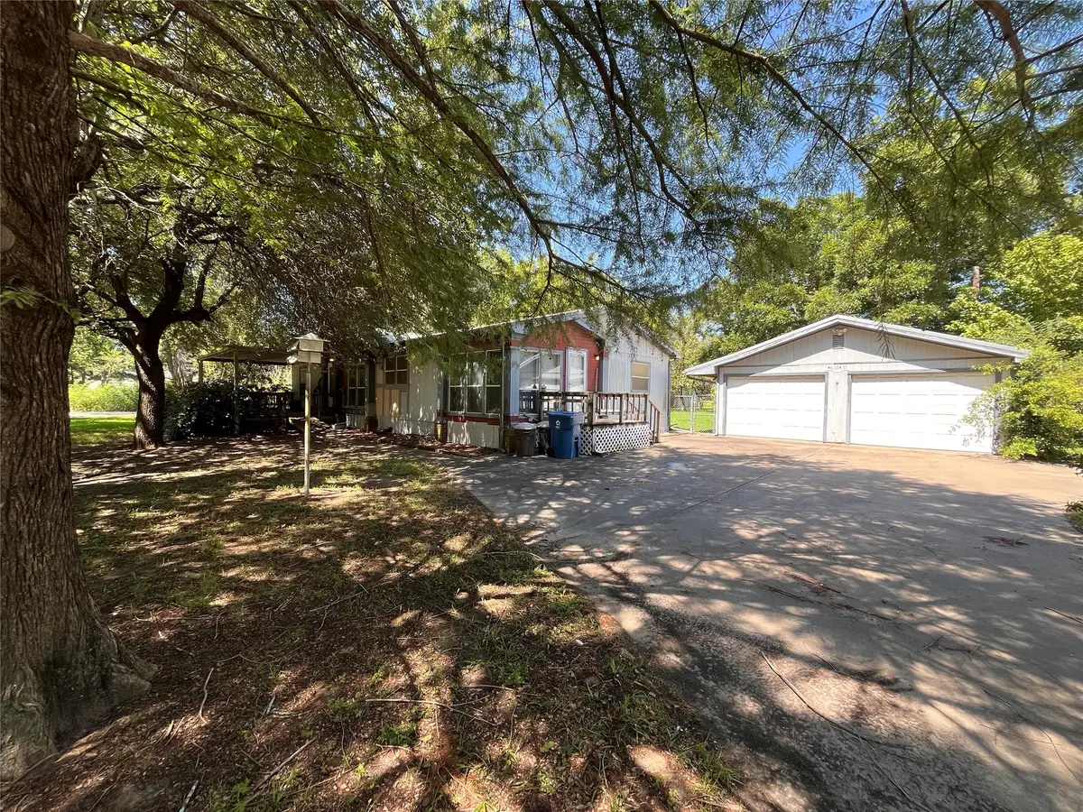 304 S Lafayette Street, Campbell, TX 75422 - #1