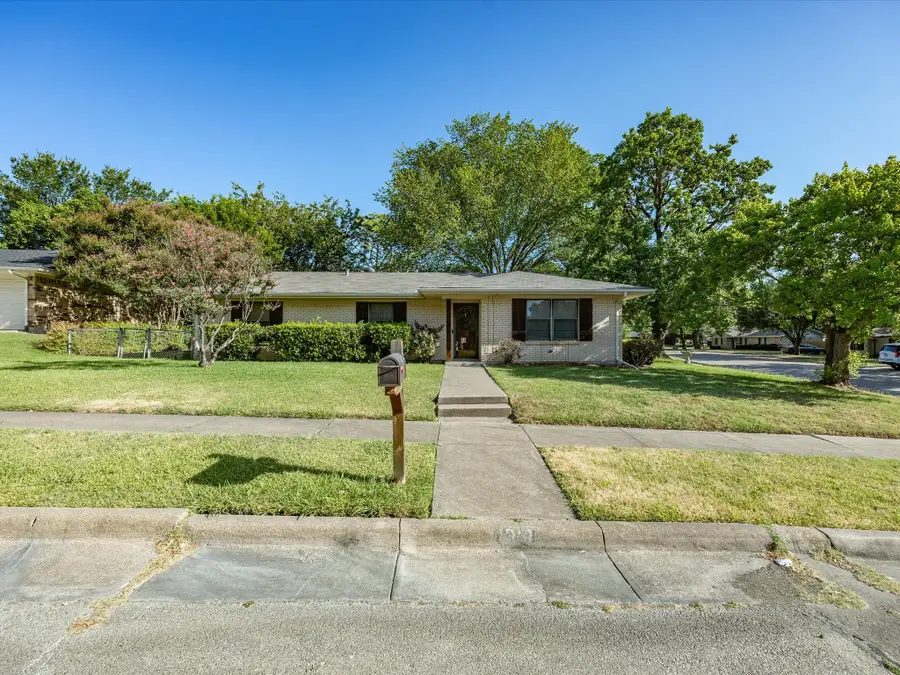 1313 Crestridge Street, Ennis, TX 75119 - #2